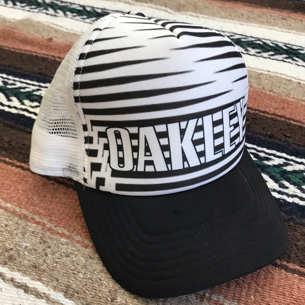 Oakley trucker hat